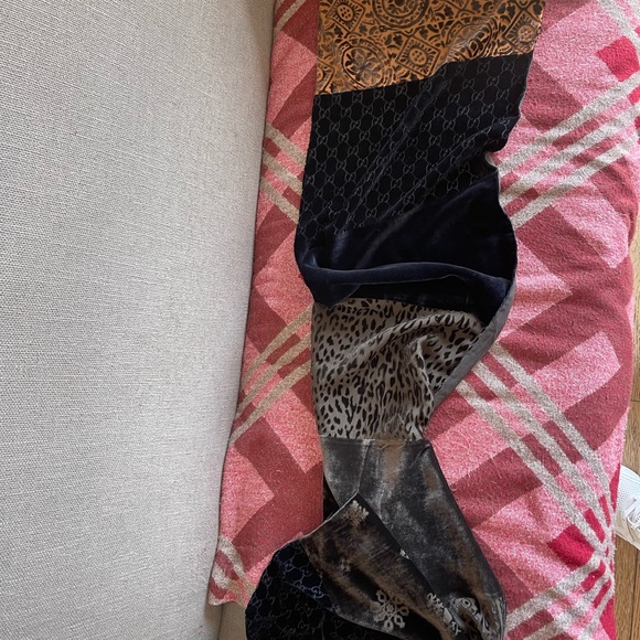 Gucci Velvet Silk Scarf - Picture 3 of 5